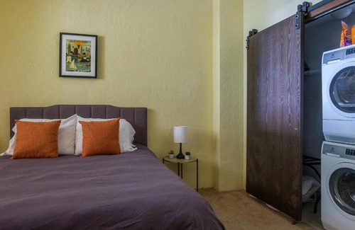 Gateway District Apartamento | Walkable 1BR Apt Downtown by Frontdesk