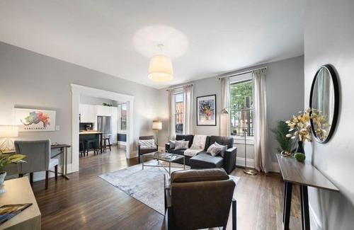 Over-the-Rhine Apartamento | Walkable 2BR near Findlay Market Downtown UC