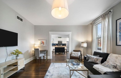 Over-the-Rhine Apartamento | Walkable 2BR near Findlay Market Downtown UC