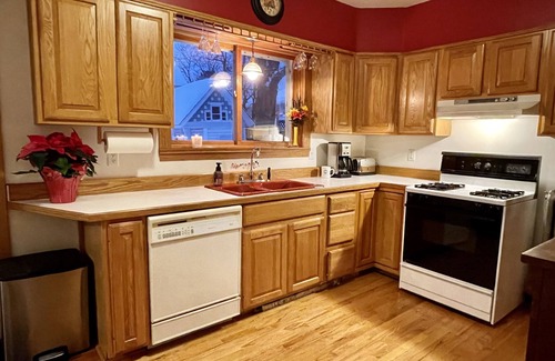 Two Harbors Casa | Walkable++ 4BR