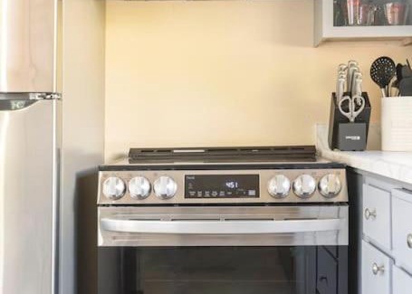 Downtown Apartamento | Walkable condo in heart of vibrant D/n Redmond