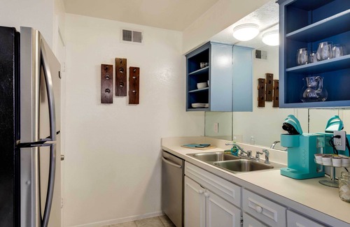Knox - Henderson Condominio | Walkable Dallas Vacation Rental w/ Community Pool!