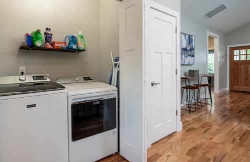Brevard Casa | Valley Bear Downtown 131 -Walk to Main st. Brand New Build!