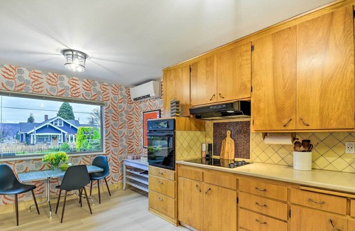 Poulsbo Casa | Walkable Downtown Poulsbo Vacation Rental!