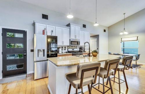 Govalle Casa | Walkable East Austin Oasis with Jacuzzi and Golf
