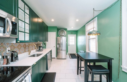 Central Northside Casa | Walkable Luxury 4 Br House