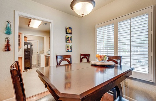 Stockton Casa | Walkable Miracle Mile Retreat w/ Peaceful Patio