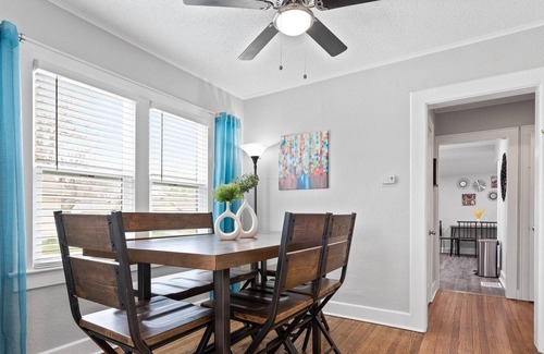 North Kansas City Casa | Look at this cutie located in North Kansas City, MO