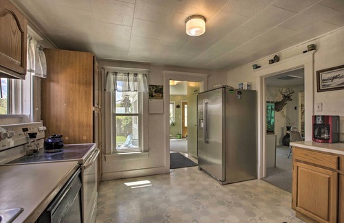Ten Sleep Casa | Walkable Ten Sleep House w/ Patio & Sunroom!