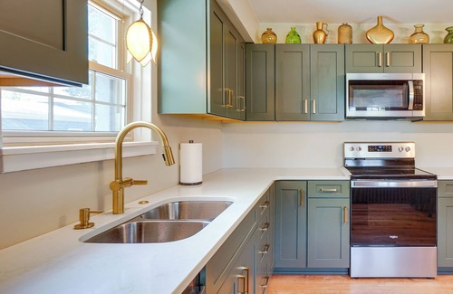 Mequon Casa | Walkable Thiensville Retreat Near Hiking!