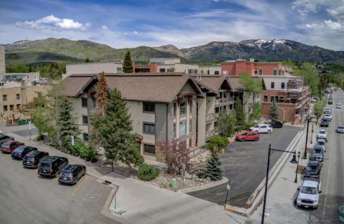 Downtown Steamboat Springs Casa | Walkable to Everything in Downtown Steamboat, Across Street from Yampa River, On Free Bus Route