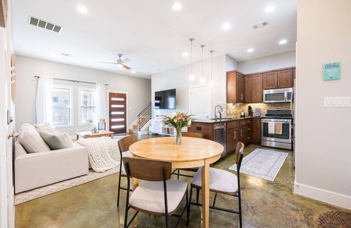 Chestnut Casa | Walkable to Food, Bars, Trails, Music - Near Downtown w/ Yard and Parking!