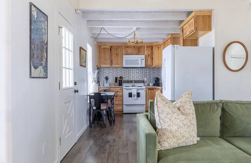 Round Top Casa | Walkable to Henkel Square in Round Top | Near the Best Spots & Parking is Available | The Reed