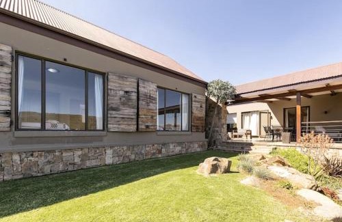 Dullstroom Casa | Walkersons Estate Red Oak Ridge