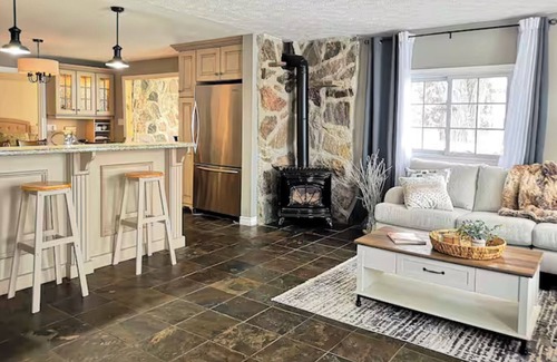 Walkerton Casa | Walkerton Riverside Retreat with Hot Tub