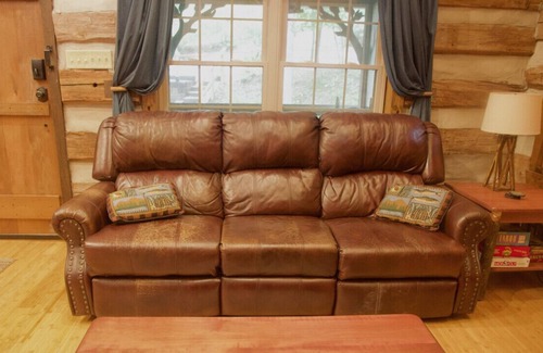 Landrum Cabina | Walking Bear Cabin - 1 mile from Lake Lanier