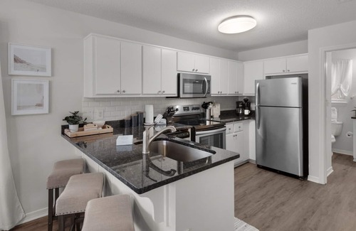 Seagrove Beach Condominio | Walking Distance to Beach, Large Pool, Ground Floor +Free Attraction Tickets!