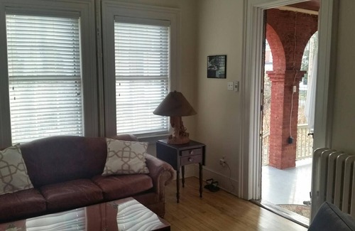 Saratoga Springs Condominio | A poca distancia del hipódromo y Broadway