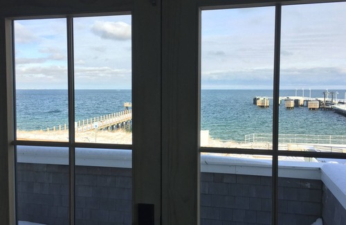 East Chop Apartamento | A poca distancia de la terminal de ferry de Oak Bluffs con vista al mar de 180 grados