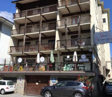 Sauze d'Oulx Apartamento | Walking distance from chairlift and center-60 sq m Wi-Fi Casa Lucia