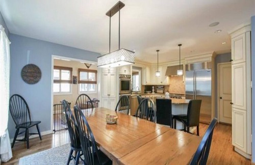 Margate City Casa | Walking distance to beach, JCC, tennis, court, docks, ball fields
