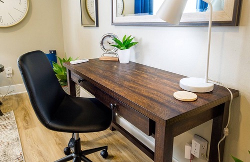 Southeast Salem Apartamento | Walking distance to Downtown, H, and waterfront. Safe, clean, comfortable.