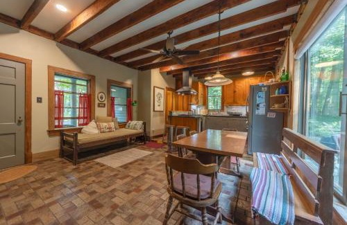 Fennville Casa | Walking distance to Lake Michigan! Cozy Cottage