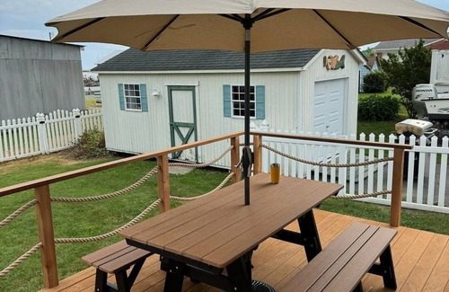 Rock Hall Casa | Walking distance to restaurants and marinas...dog-friendly!