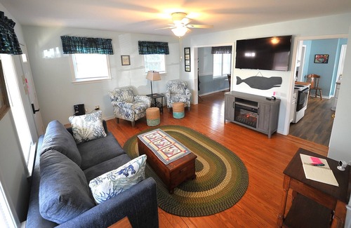 Rock Hall Casa | Walking distance to shopping, restaurants, entertainment, and the Chesapeake Bay