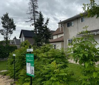 Winnipeg Casa | Walking distance to St Boniface, easy parking