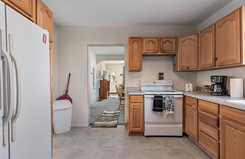 La Grande Casa | Walking Distance to Town Discount Ski Passes TRAVELERS WELCOME