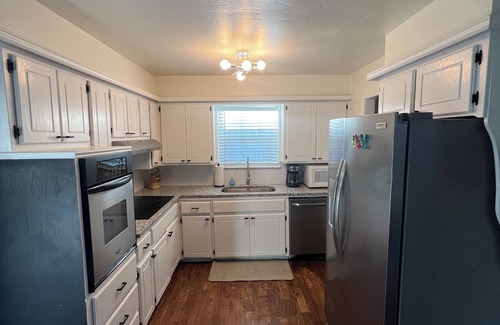 Norman Casa | Walking distance to the Stadium! Charming 3-bedroom house in lovely Norman