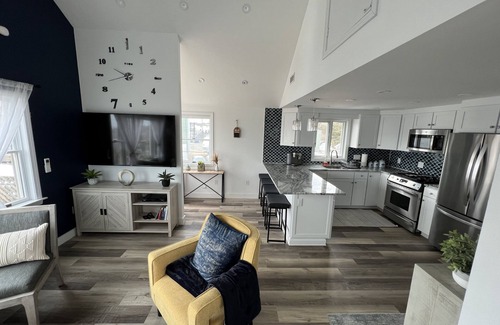 Vineyard Haven Apartamento | Walking-distance to town, shops, restaurants & ferry!