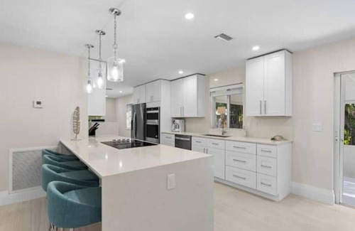 Sevierville Casa | Walking distance to the beach & close to downtown!
