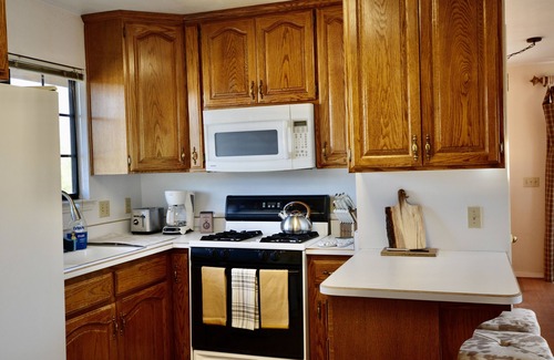 Solvang Otro | Walking distance to Los Olivos on working ranch in wine country.