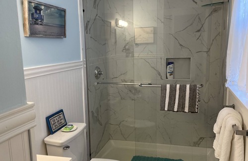 Myrtle Grove Casa | Walking distance to the ICW, mancave with a pool table and outdoor kitchen.