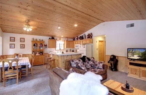 Summit Estates Cabina | Walking Distance to Snow Summit