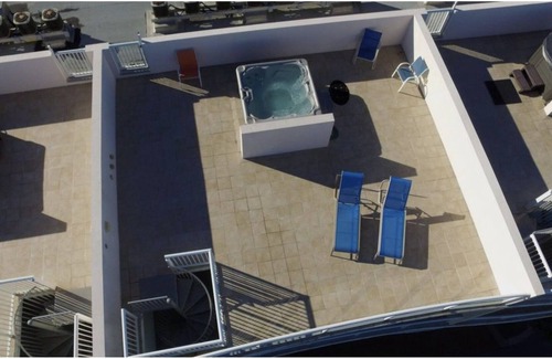 Fort Walton Beach Condominio | Walking On Sunshine Penthouse w/ Private Rooftop Terrace & Hot Tub - VPH04