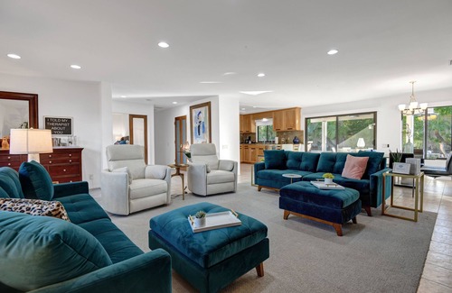 Araby Casa | Walking On Sunshine - Beautiful Palm Springs Retreat
