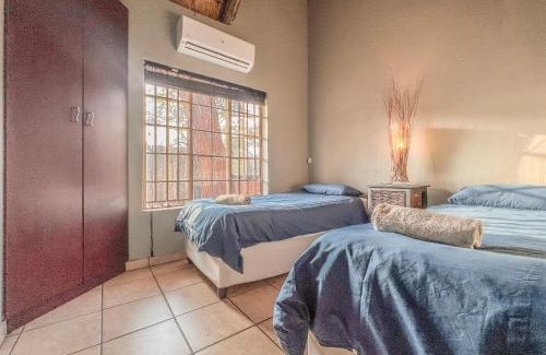 Marloth Park Complejo | Walking Tall Private Bush Retreat