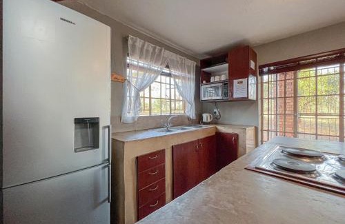 Marloth Park Complejo | Walking Tall Private Bush Retreat