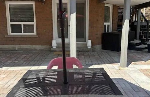 Hurontario Casa | Walkout basement apartment close to heartland and Square one shopping center.