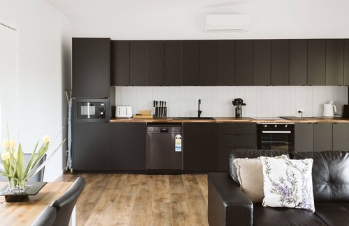 North Maleny Casa | Wallaby House - Family House in Private Parkland Setting with Lake View
