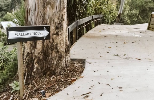 North Maleny Casa | Wallaby House - Family House in Private Parkland Setting with Lake View