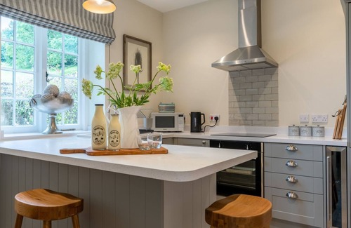 Tidenham Cabaña | Wallhope Escape - sleeps 6 guests in 3 bedrooms