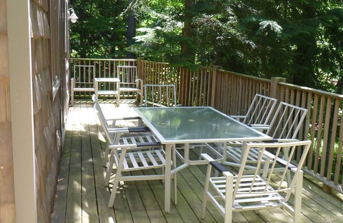 Petoskey Cabaña | Walloon Lake Guest House Cottage ~ Escapada hermosa y aislada!