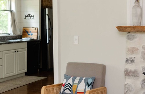 Walloon Lake Casa | Walloon Lake Hideaway Cottage