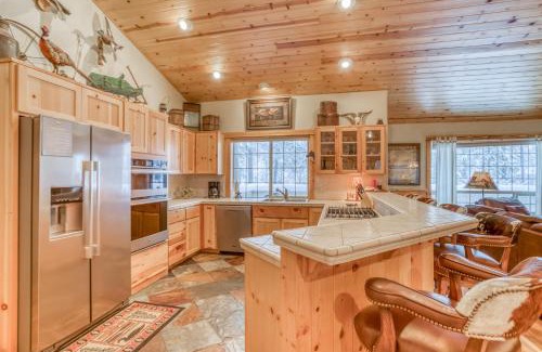 Deer Park Casa | Wallowa with Western Charm - Meredith Lodging