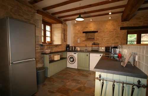 Saint-Sulpice-d'Excideuil Cabaña | Propiedad y piscina con encanto en Walnut Barn, ideal para familias y parejas