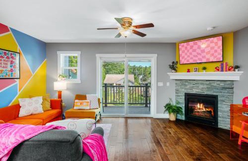 Traverse City Casa | Walnut, 3BR Townhom Near Downtown, Beach and Wineries